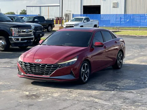 Photos of 2022 Hyundai Elantra Limited for sale in Alvin, TX at Auto Boutique Texas