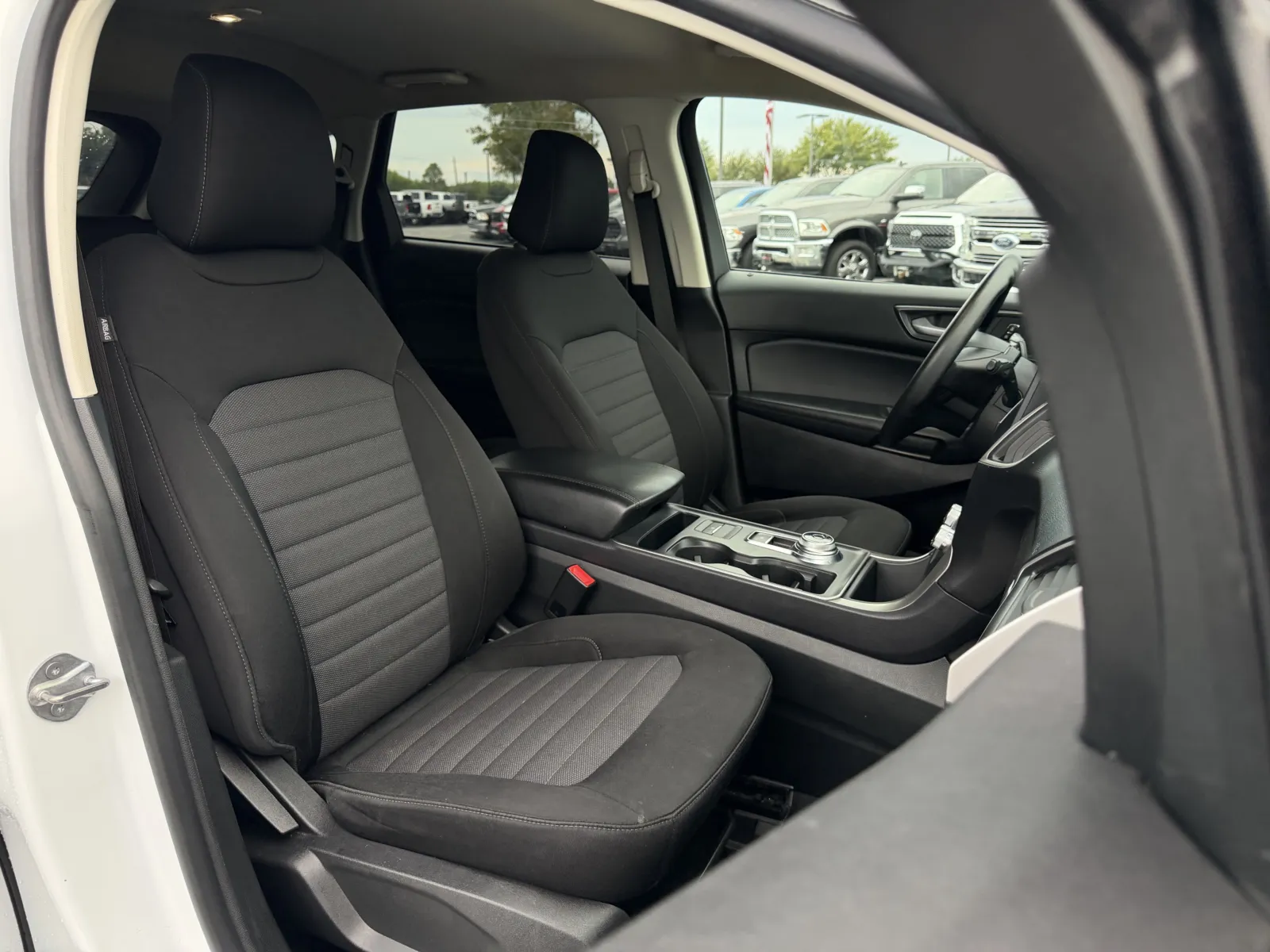 Ford Edge photo 17