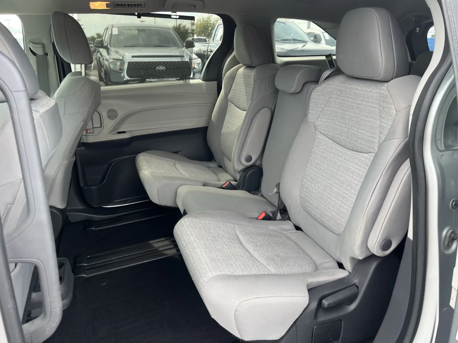 Toyota Sienna photo 26
