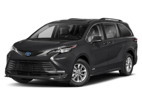 Silver 2022 Toyota Sienna LE for sale in Alvin, TX