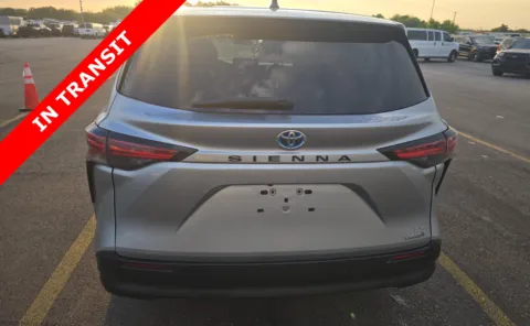 More photos of 2022 Toyota Sienna LE at Auto Boutique Texas, TX