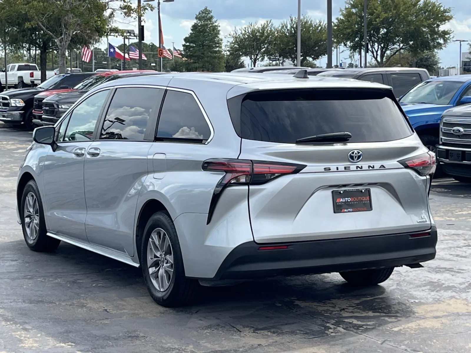 Toyota Sienna photo 9