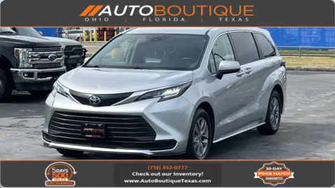 Silver 2022 Toyota Sienna LE for sale in Alvin, TX