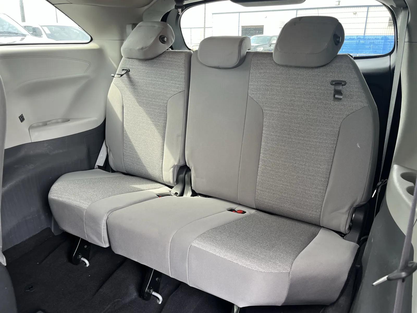 Toyota Sienna photo 27