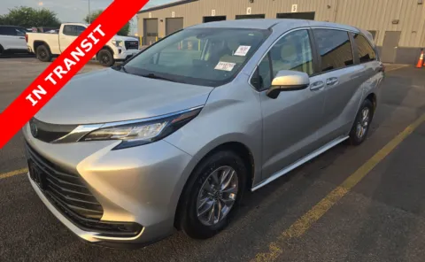 Silver 2022 Toyota Sienna LE for sale in Alvin, TX