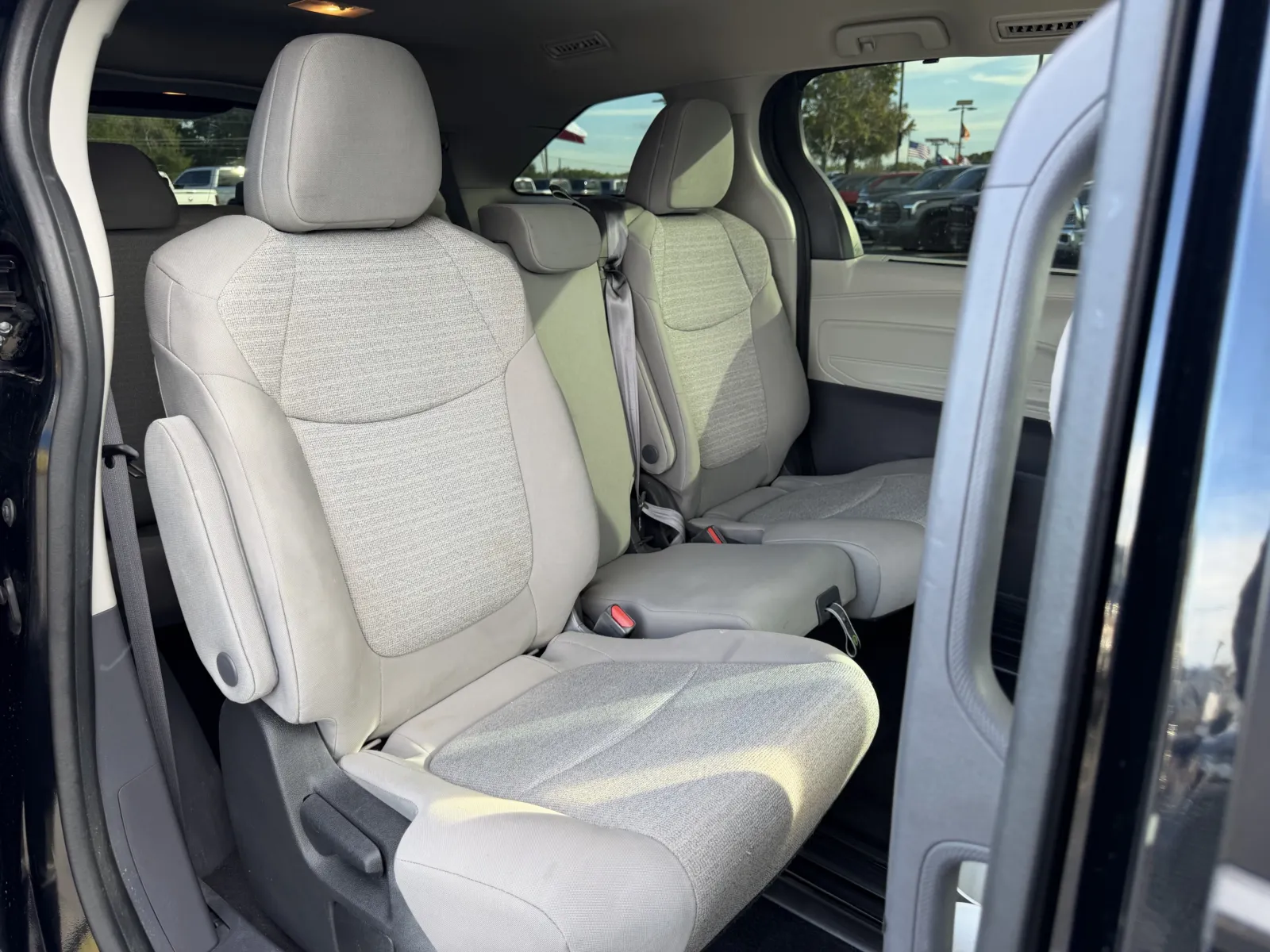 Toyota Sienna photo 25