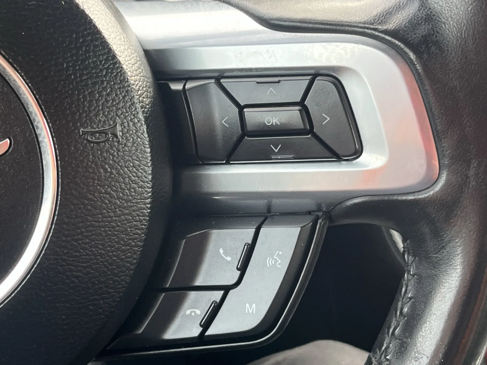 Ford Mustang photo 19