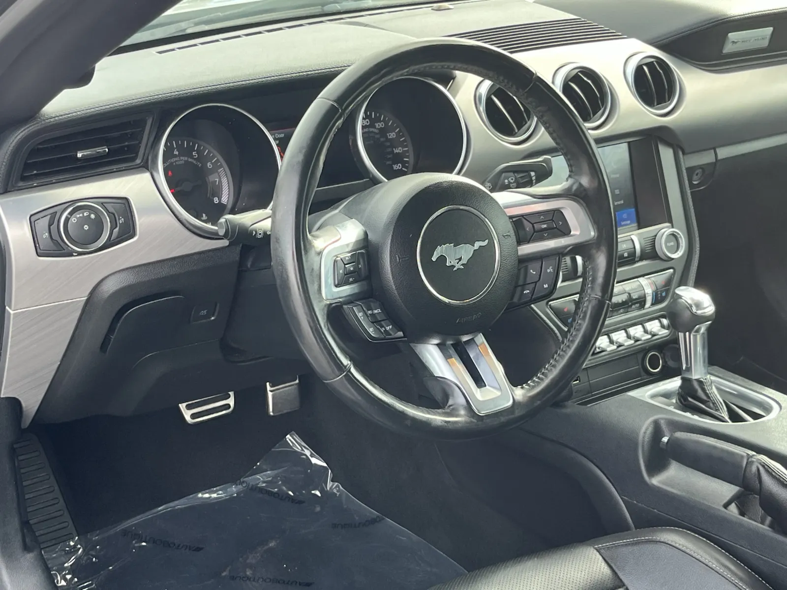 Ford Mustang photo 14