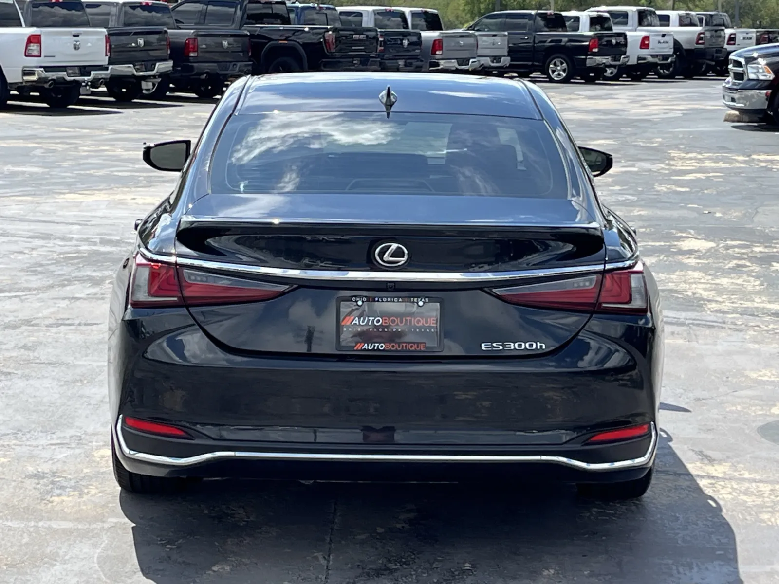 Lexus ES photo 8