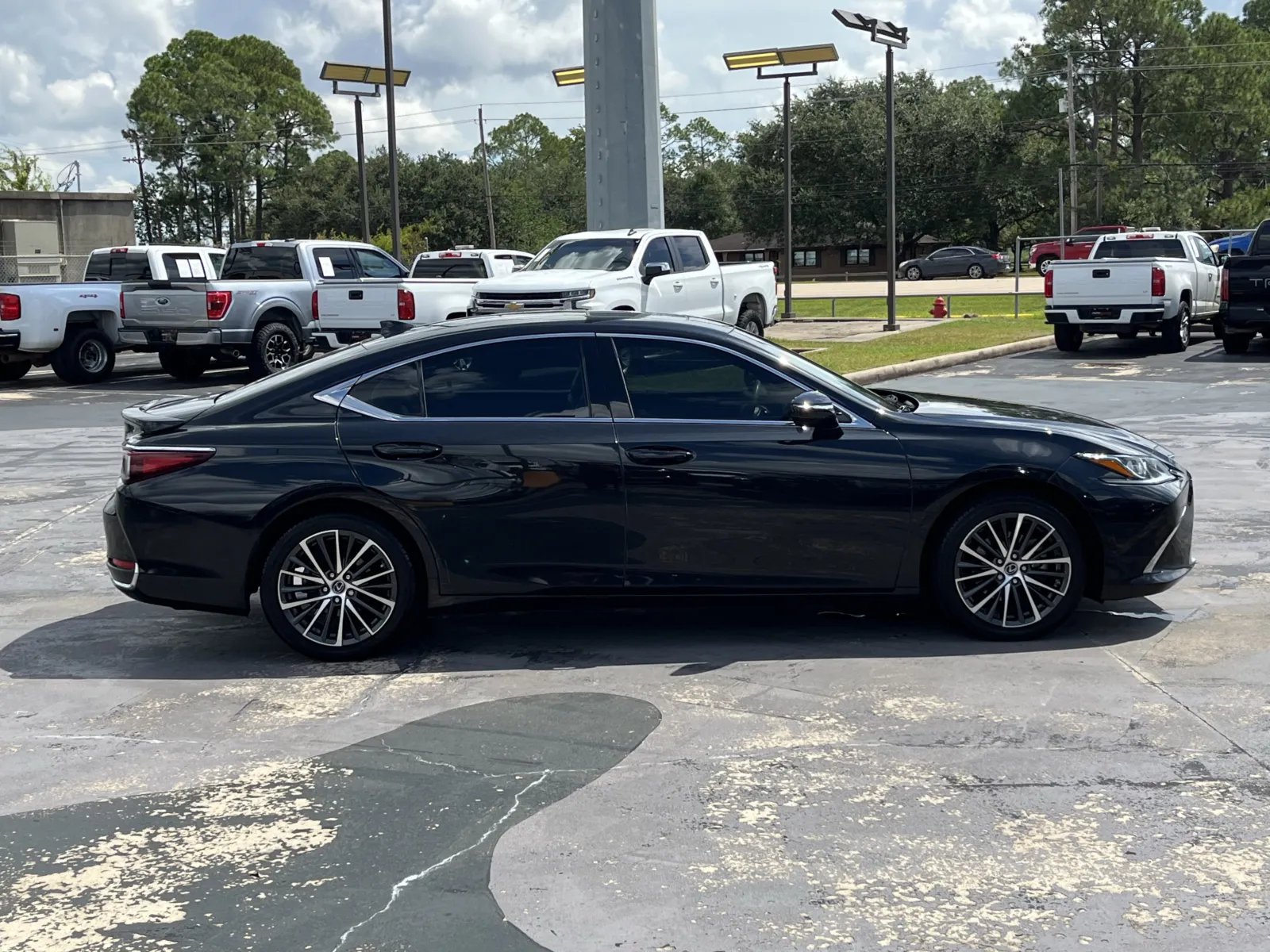 Lexus ES photo 11