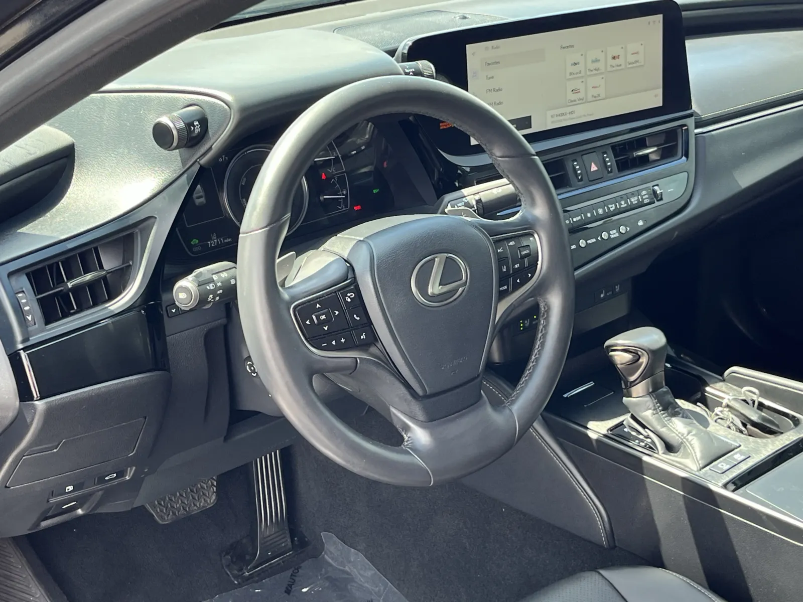 Lexus ES photo 13