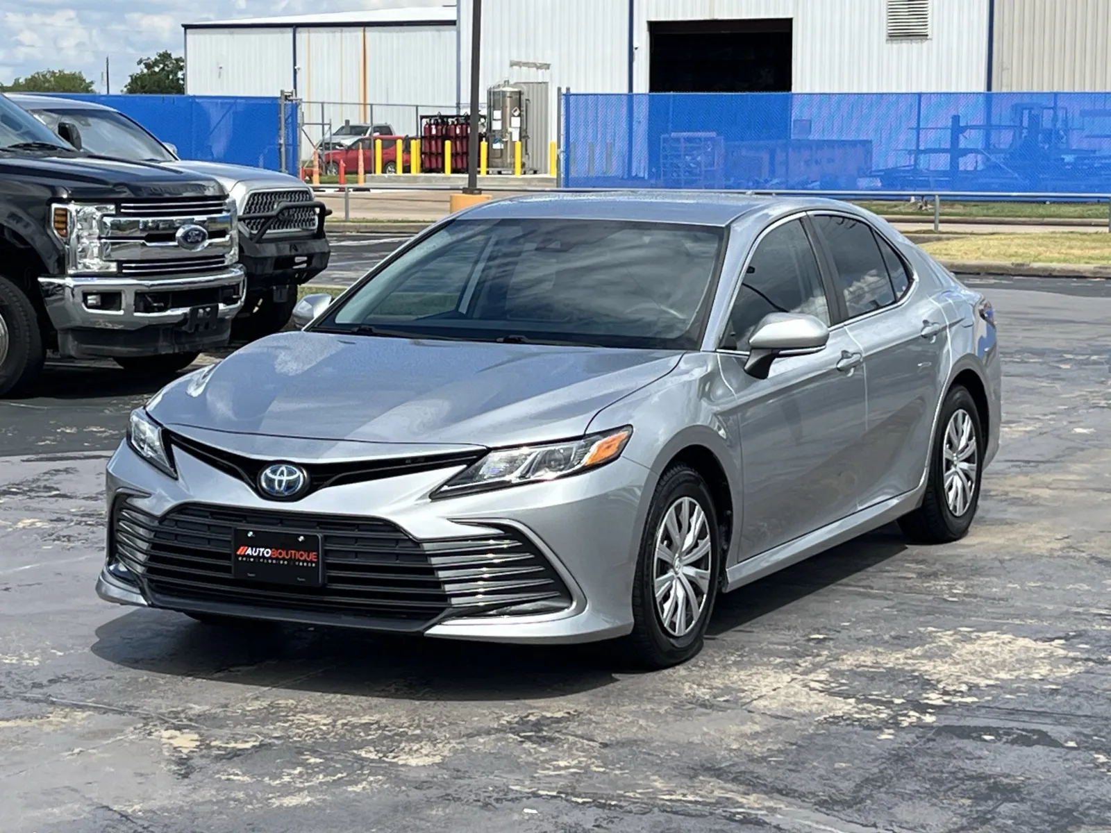Toyota Camry photo 2
