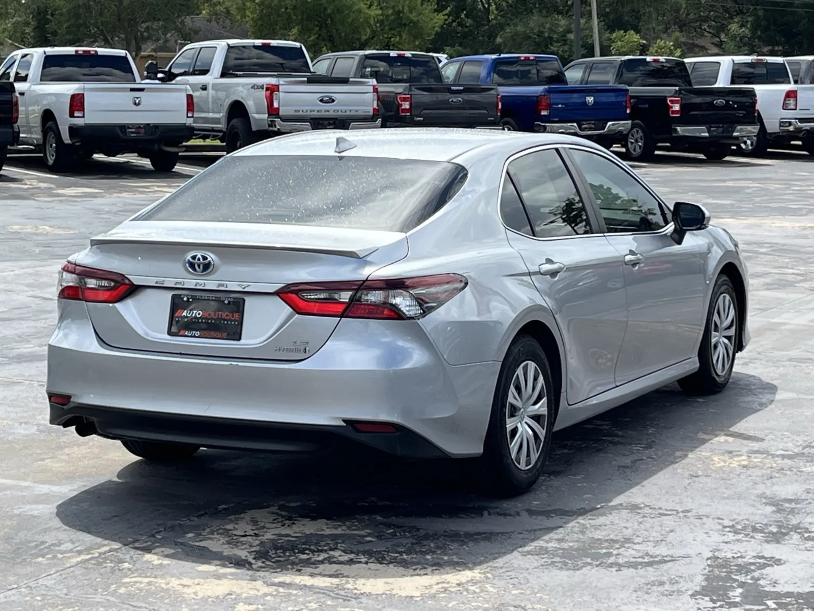 Toyota Camry photo 9