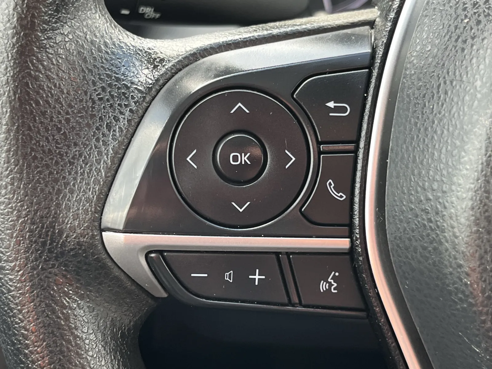 Toyota Camry photo 16
