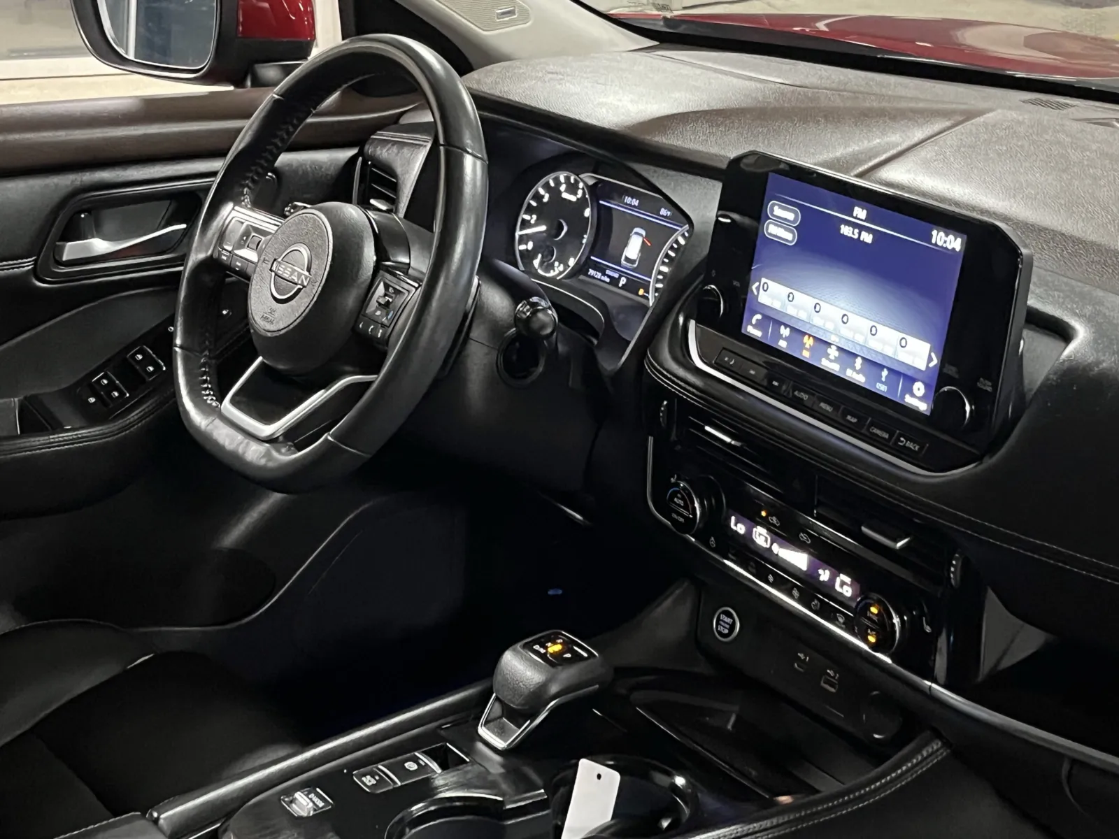 Nissan Rogue photo 13