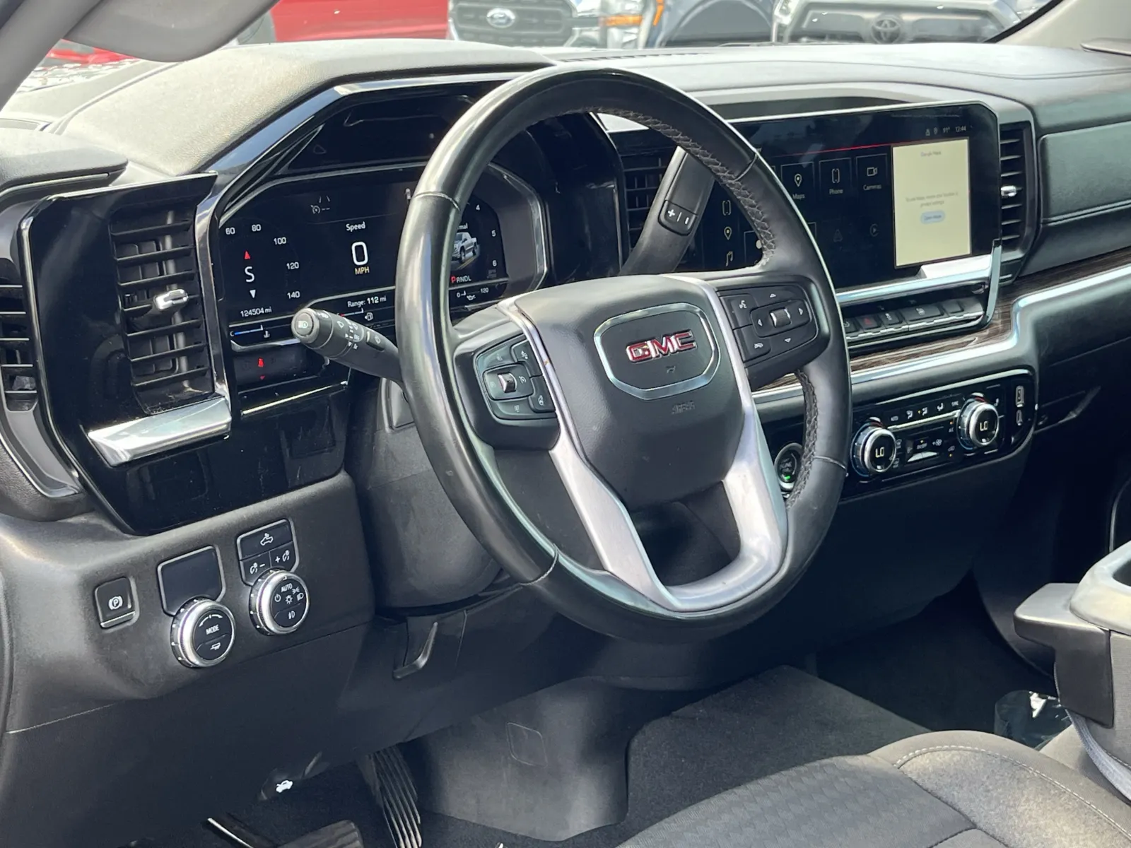 GMC Sierra photo 12