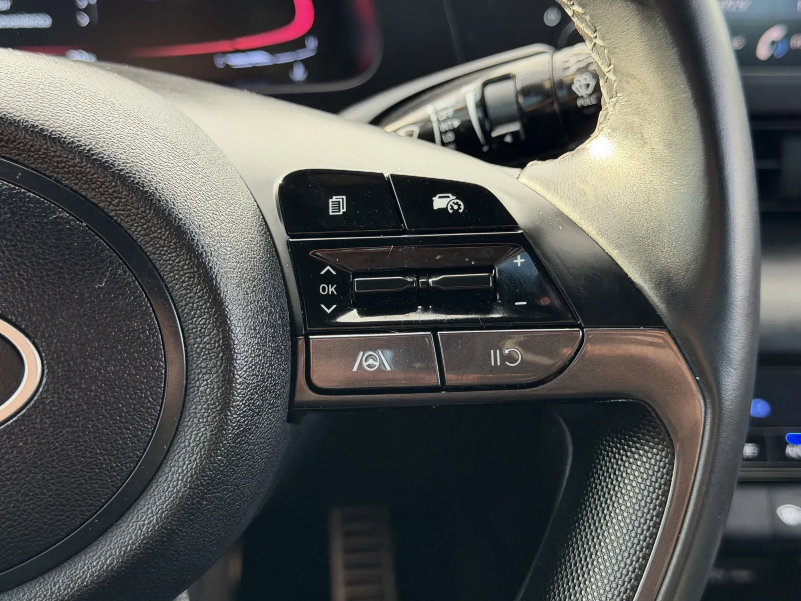 Hyundai Elantra photo 8