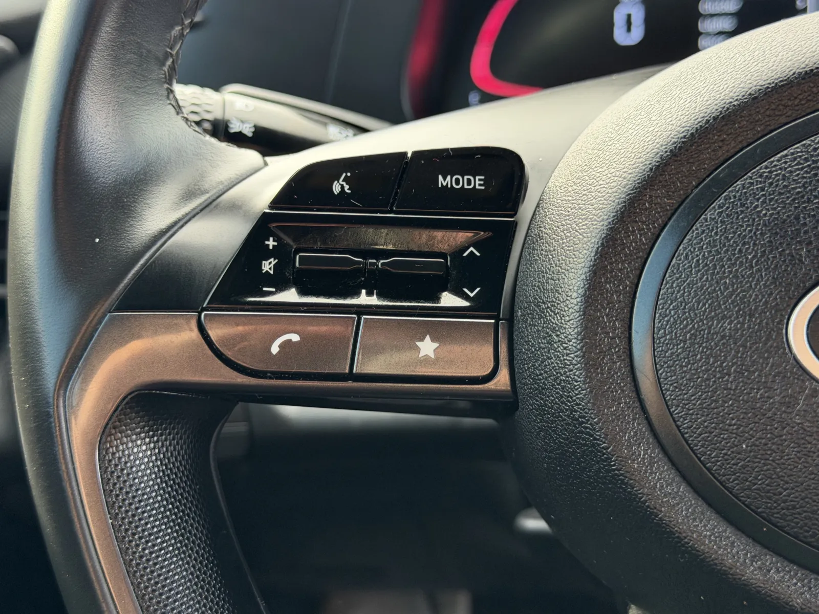 Hyundai Elantra photo 7