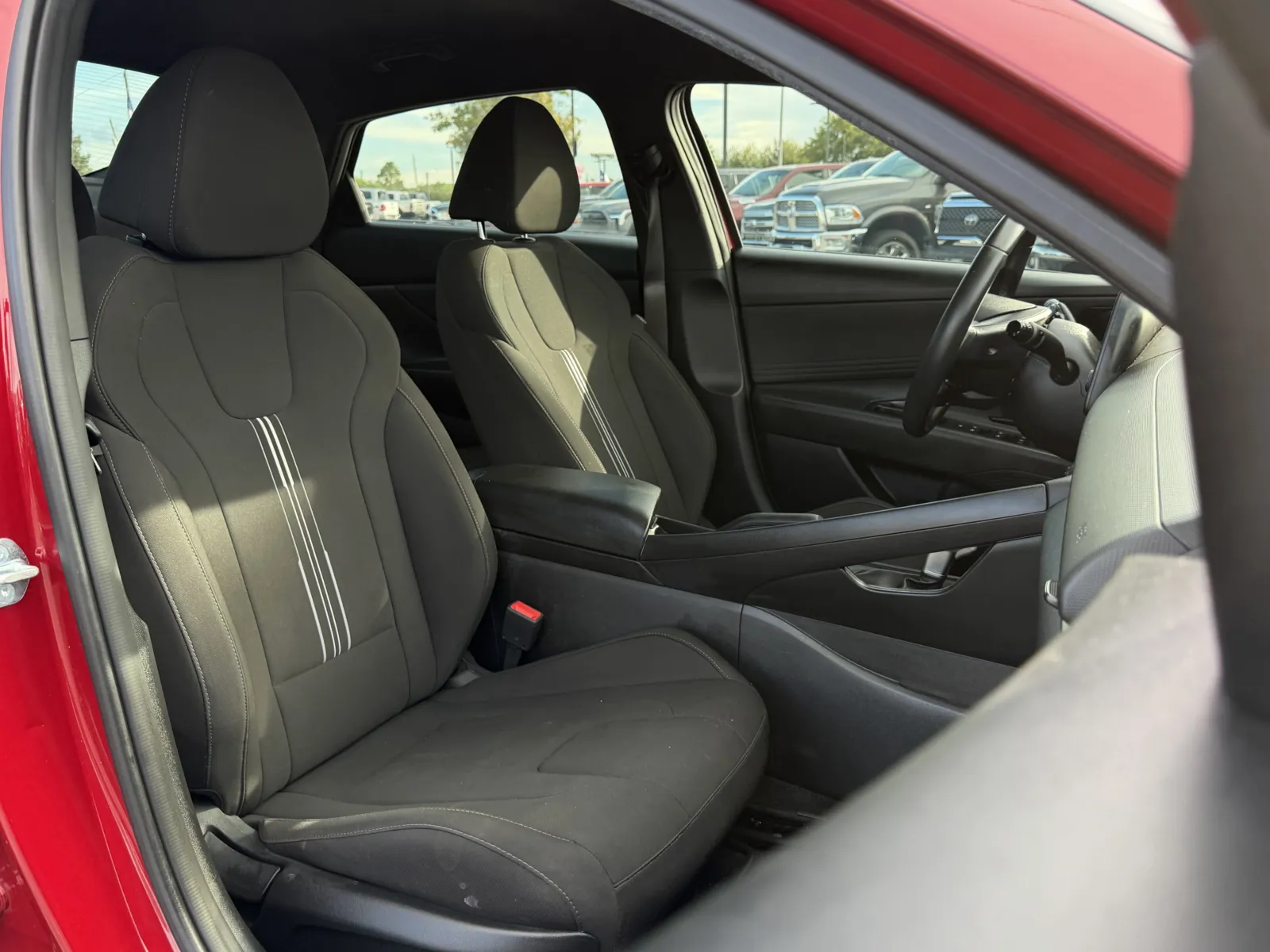 Hyundai Elantra photo 19