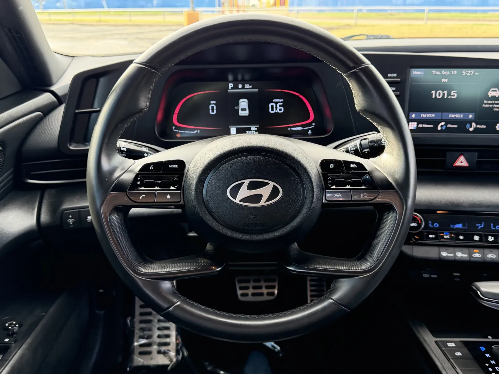 Hyundai Elantra photo 6