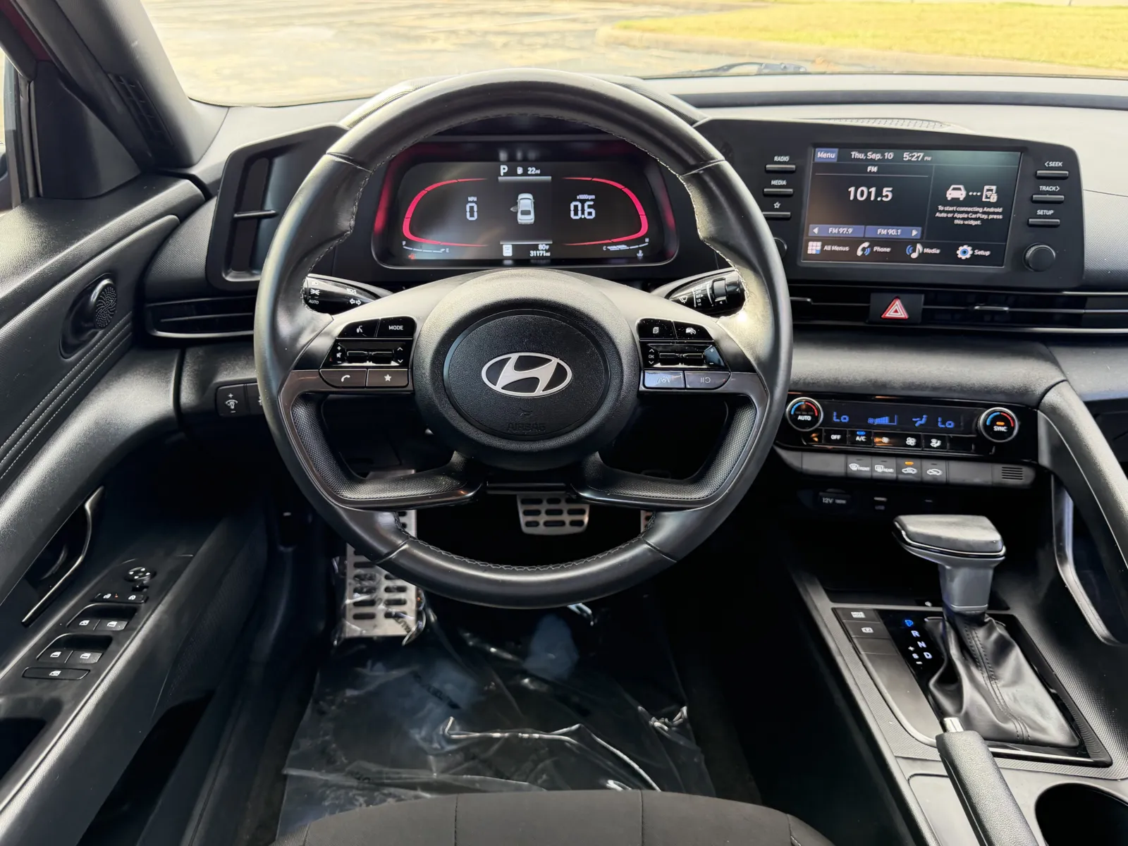 Hyundai Elantra photo 20