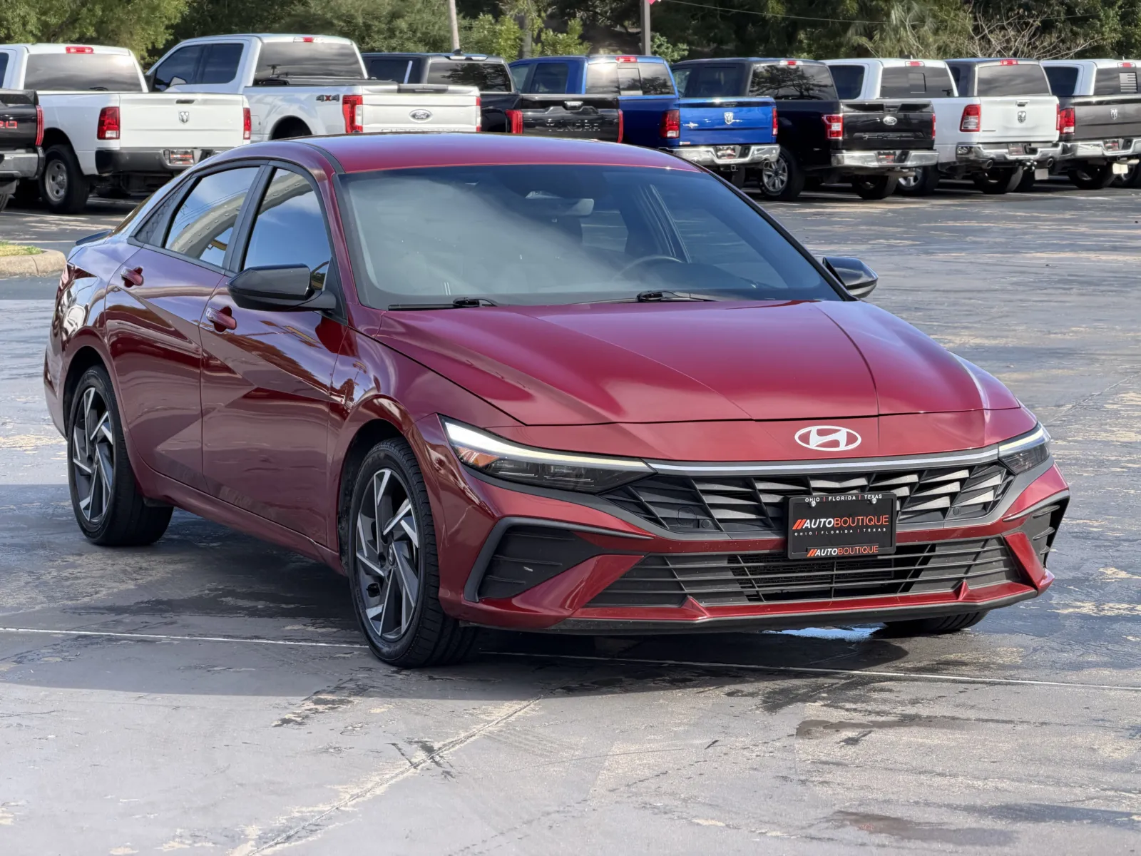 Hyundai Elantra photo 2