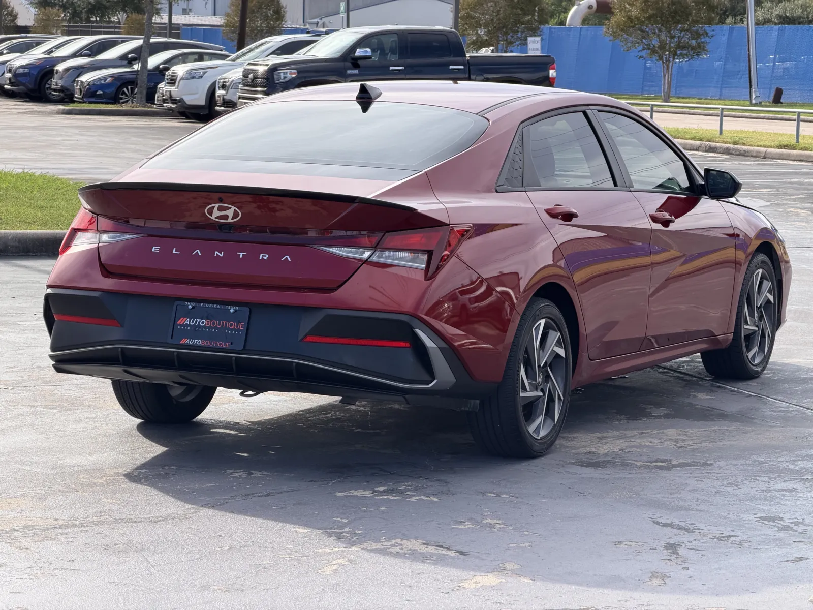Hyundai Elantra photo 13