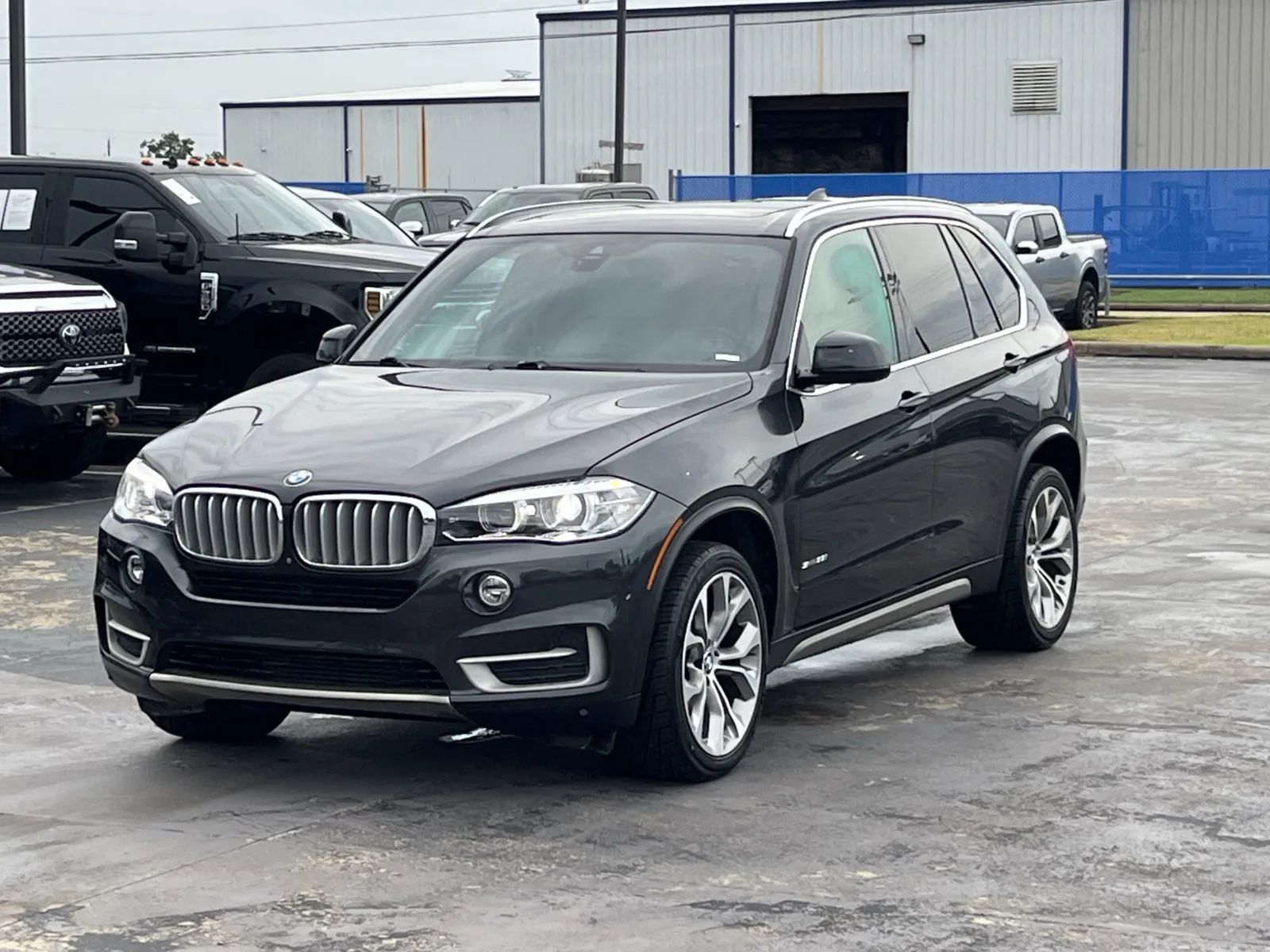 BMW X5 photo 2