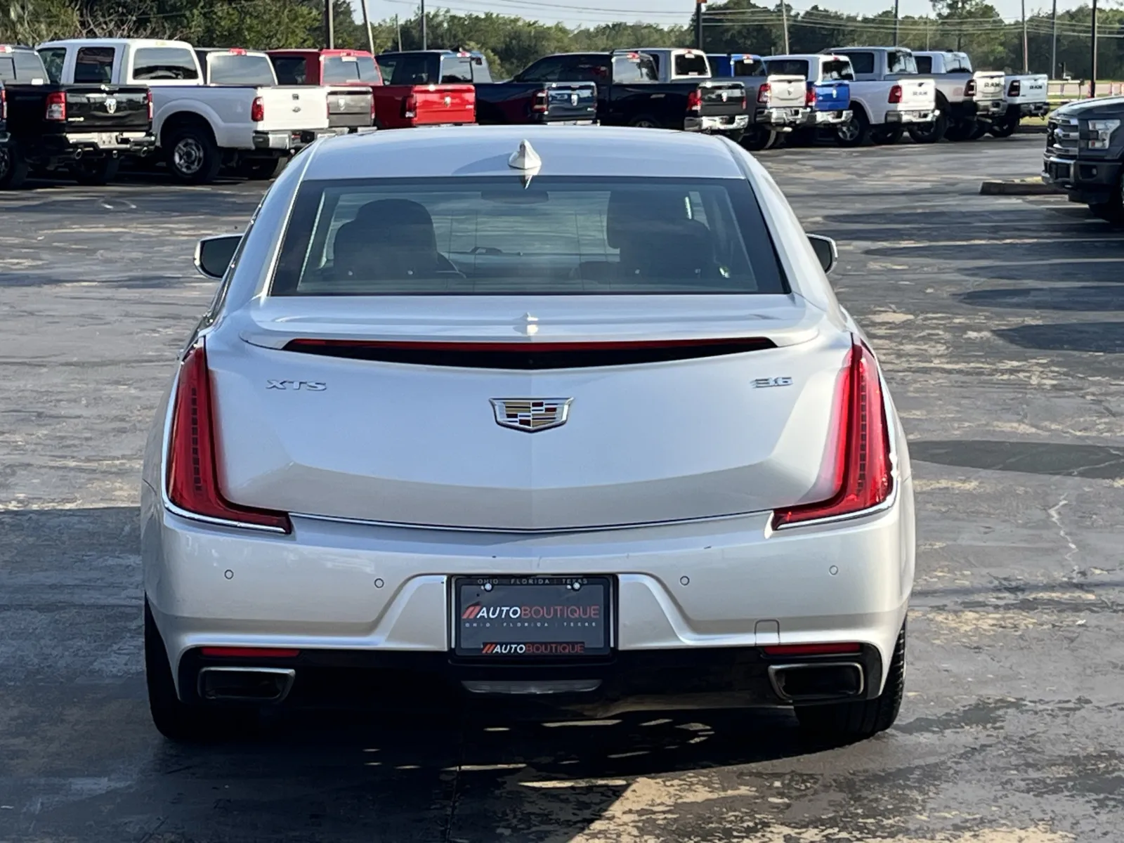 Cadillac XTS photo 7