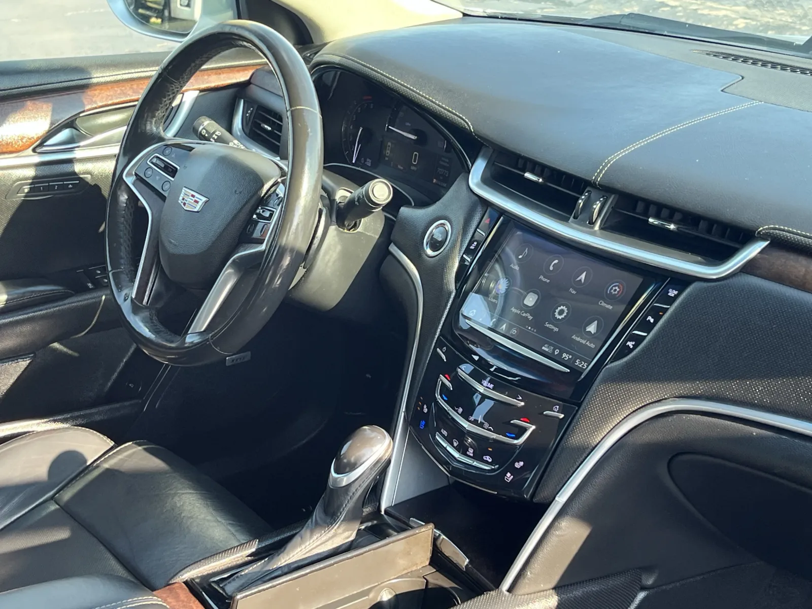 Cadillac XTS photo 15