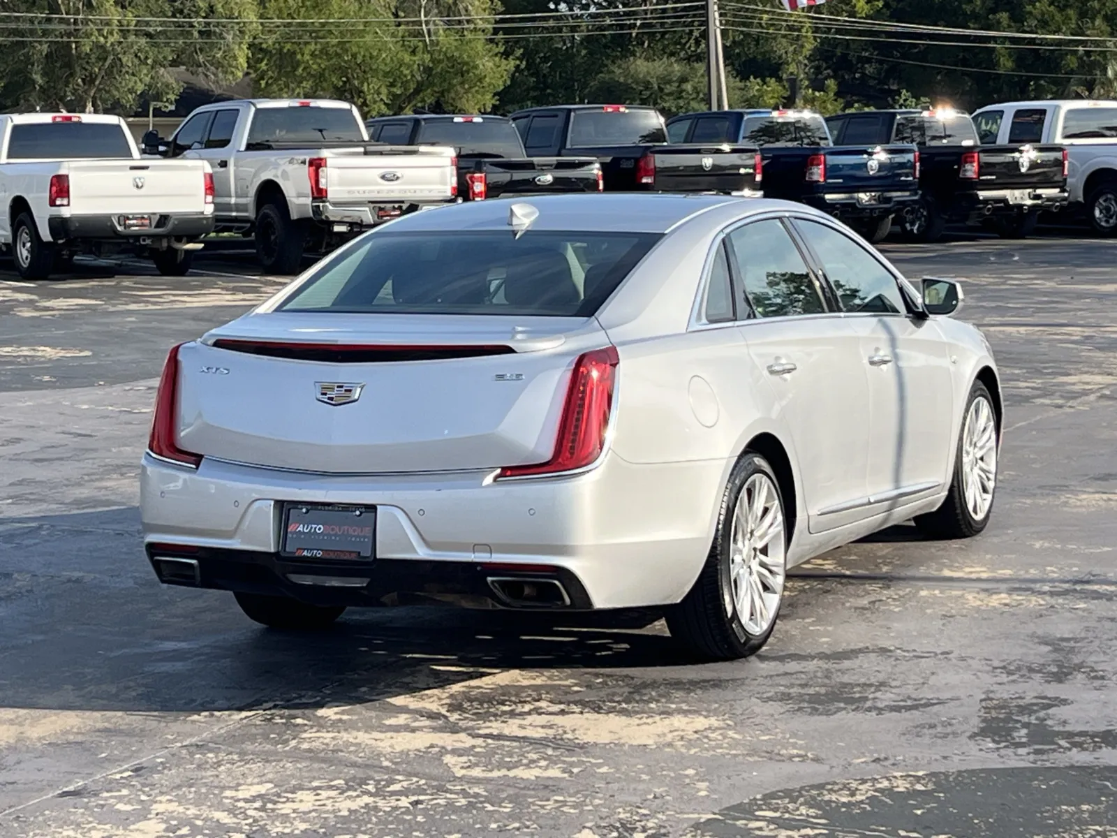 Cadillac XTS photo 9