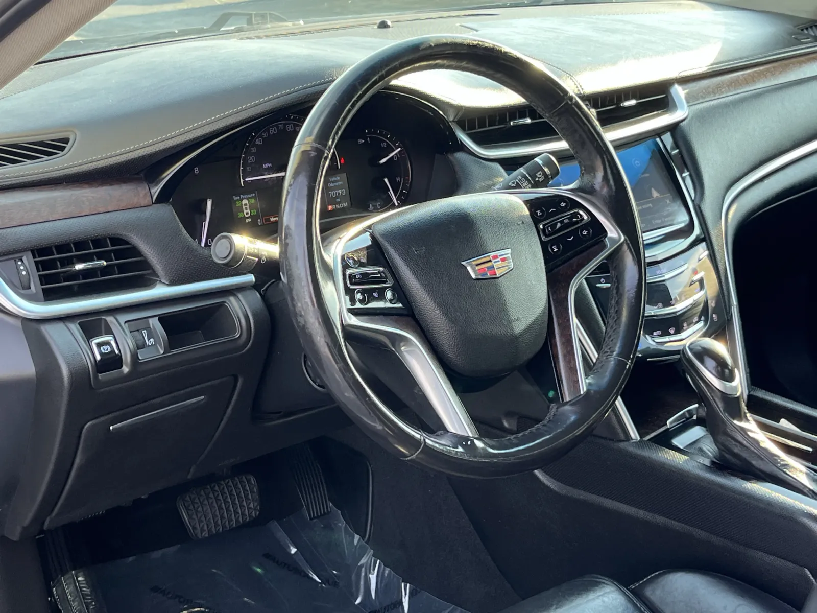 Cadillac XTS photo 14