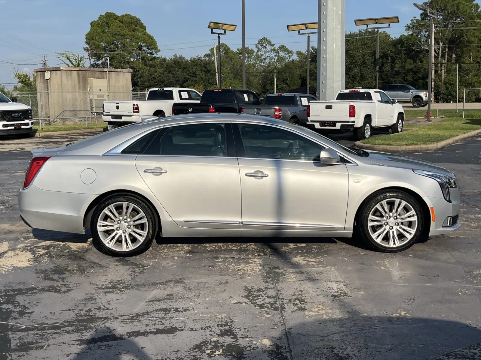 Cadillac XTS photo 10