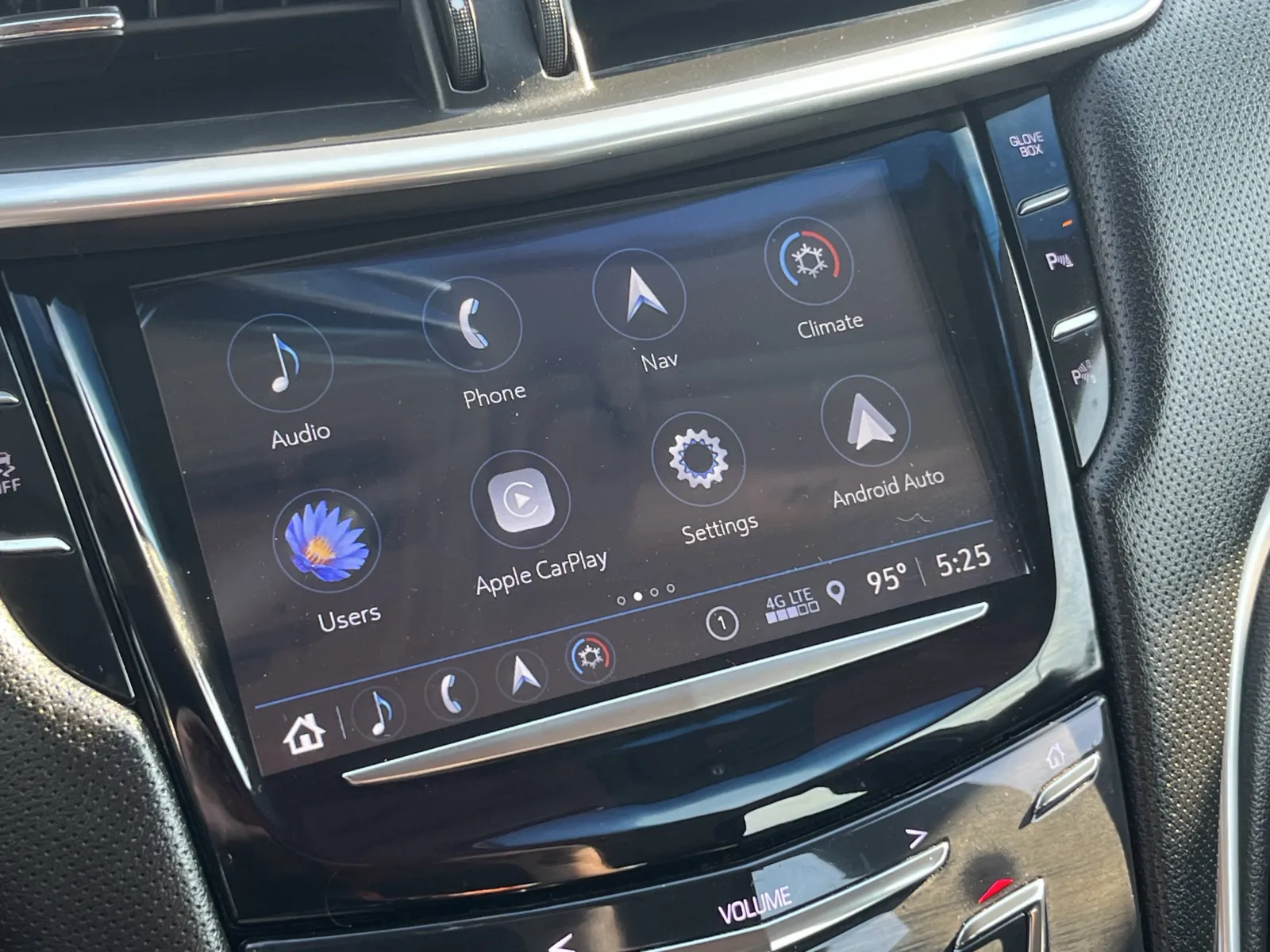 Cadillac XTS photo 6
