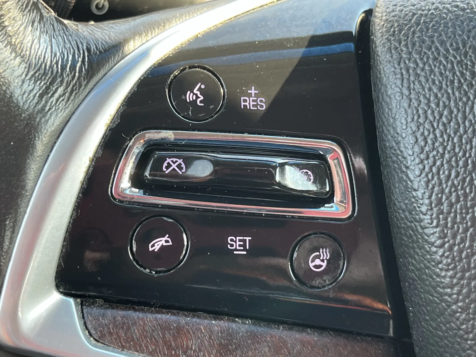 Cadillac XTS photo 18