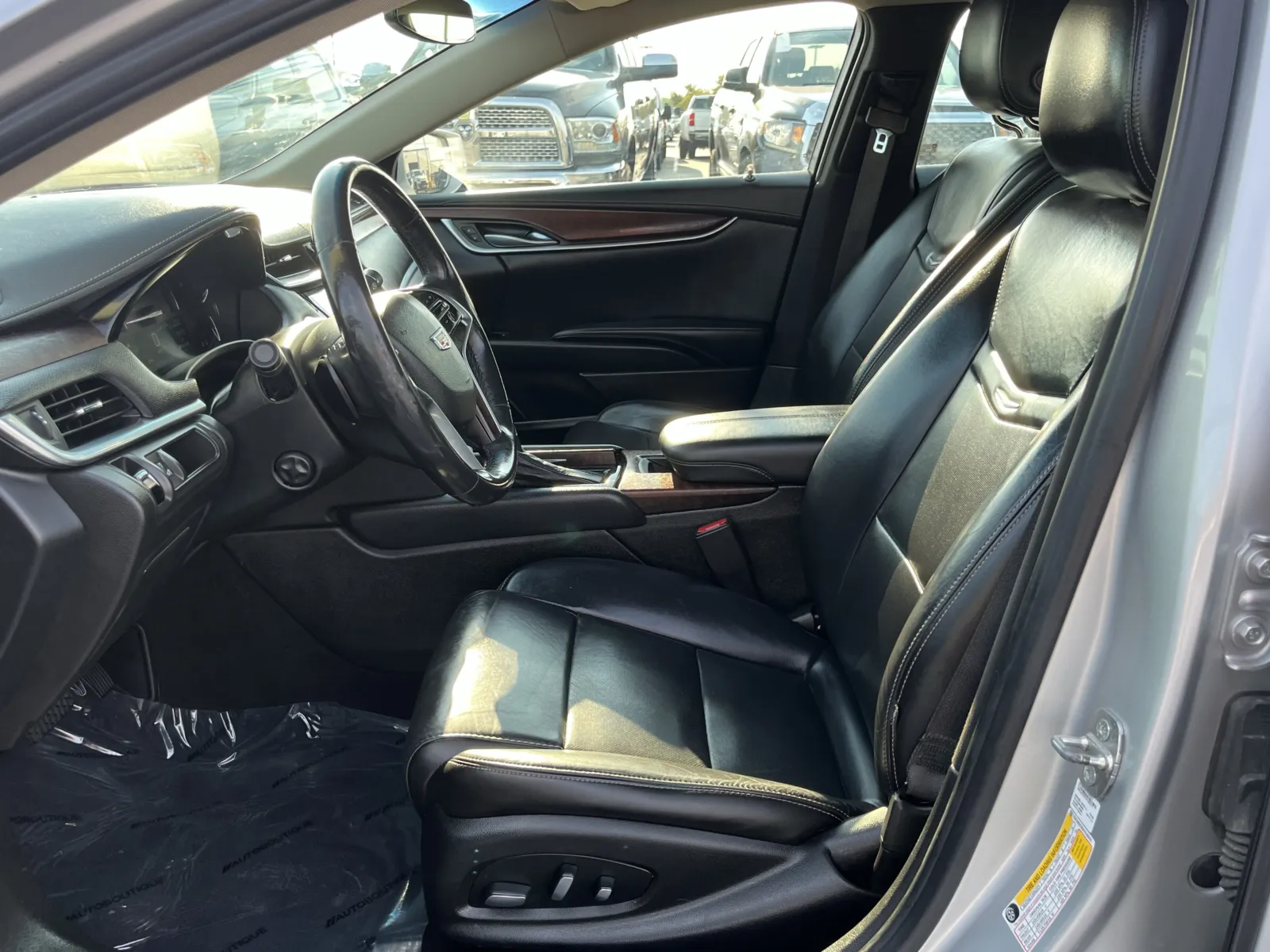 Cadillac XTS photo 26
