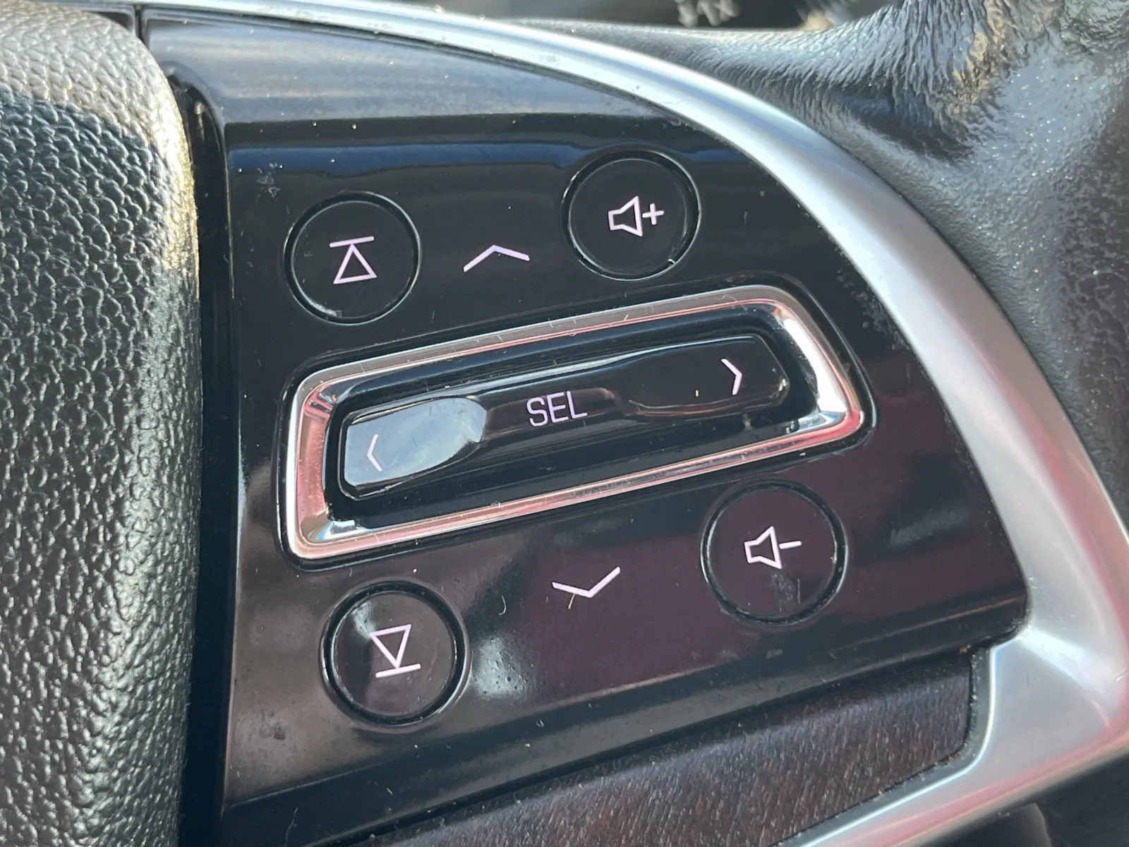 Cadillac XTS photo 19