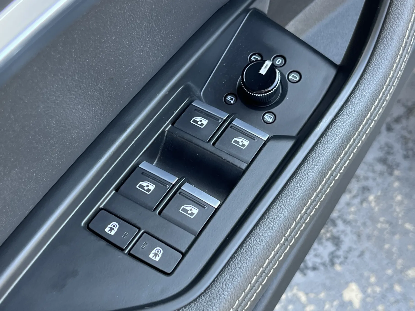 Audi e-tron photo 23