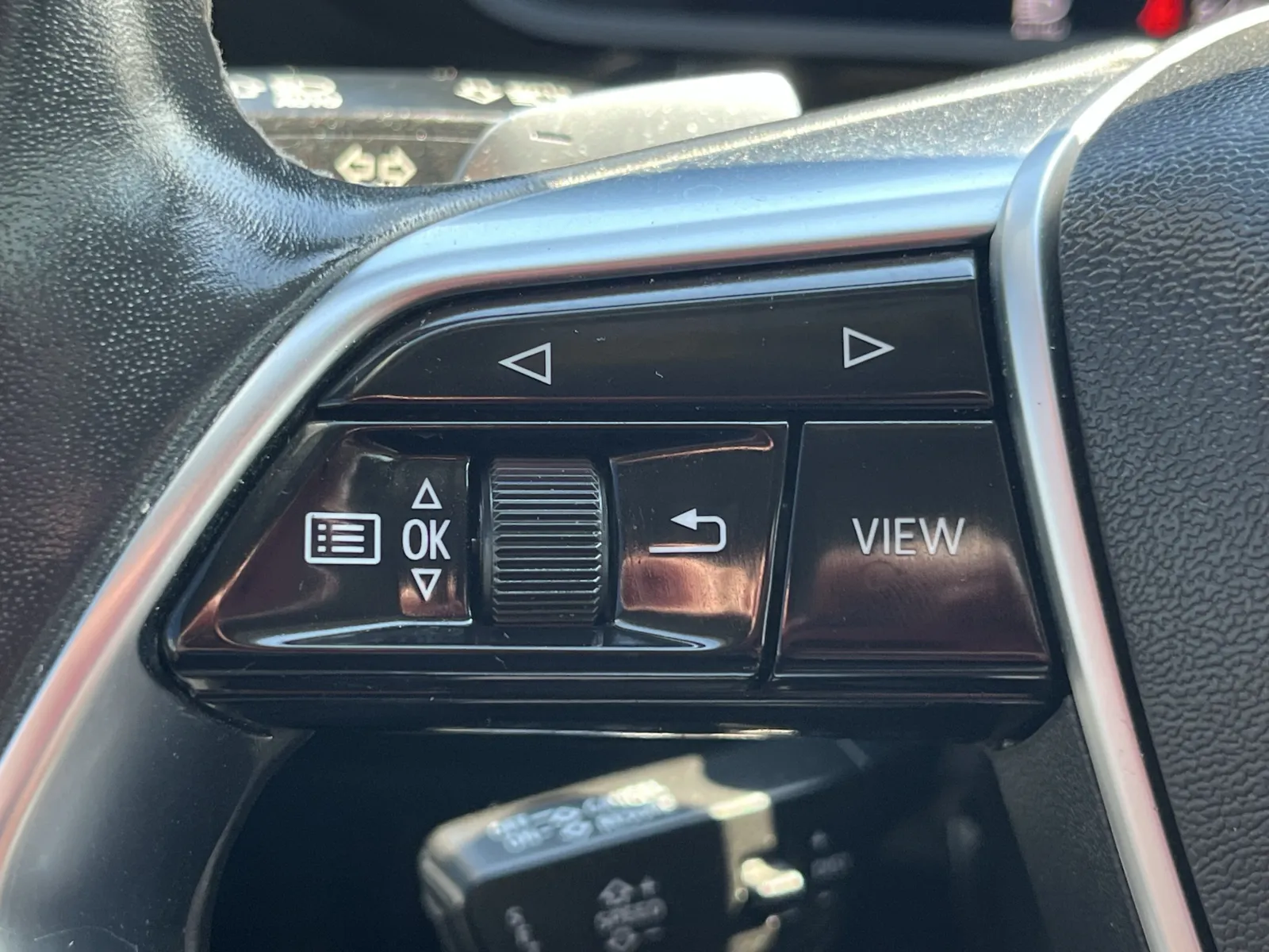 Audi e-tron photo 17