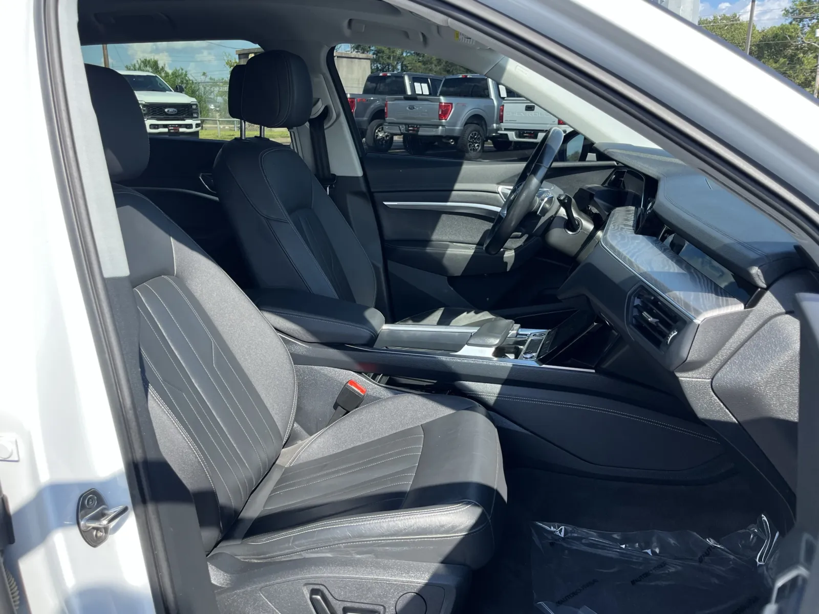 Audi e-tron photo 27
