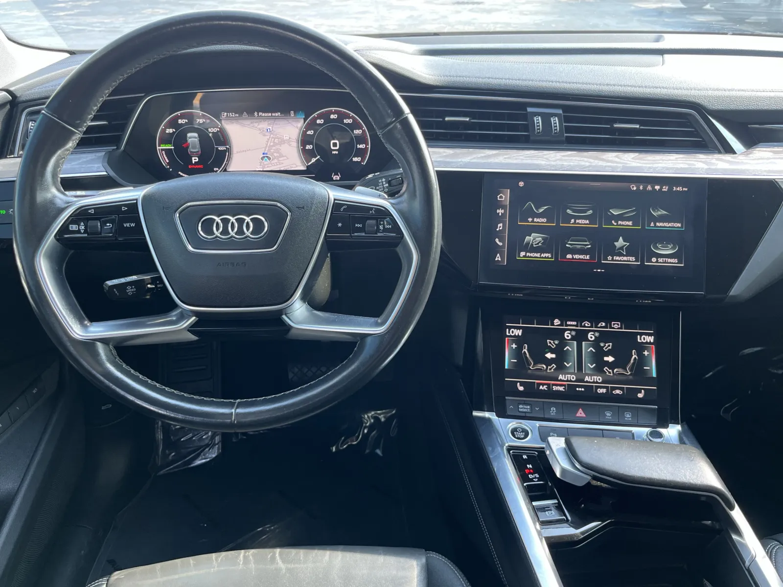 Audi e-tron photo 15