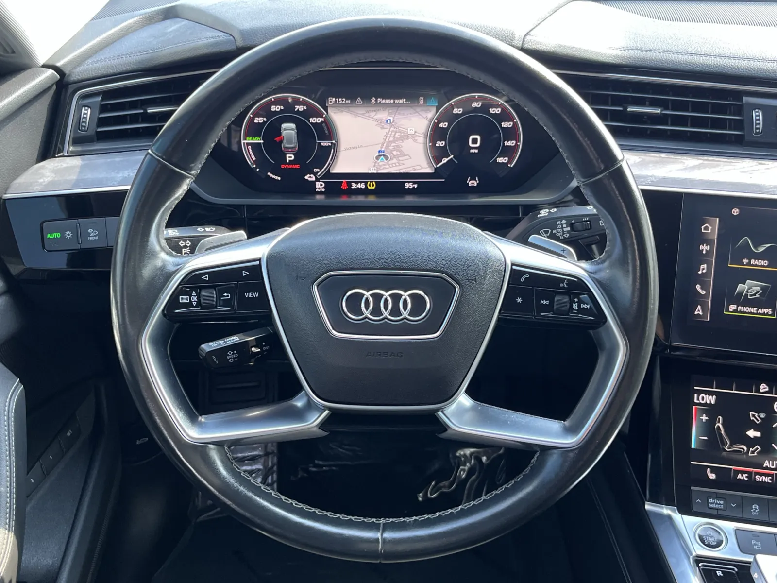 Audi e-tron photo 16