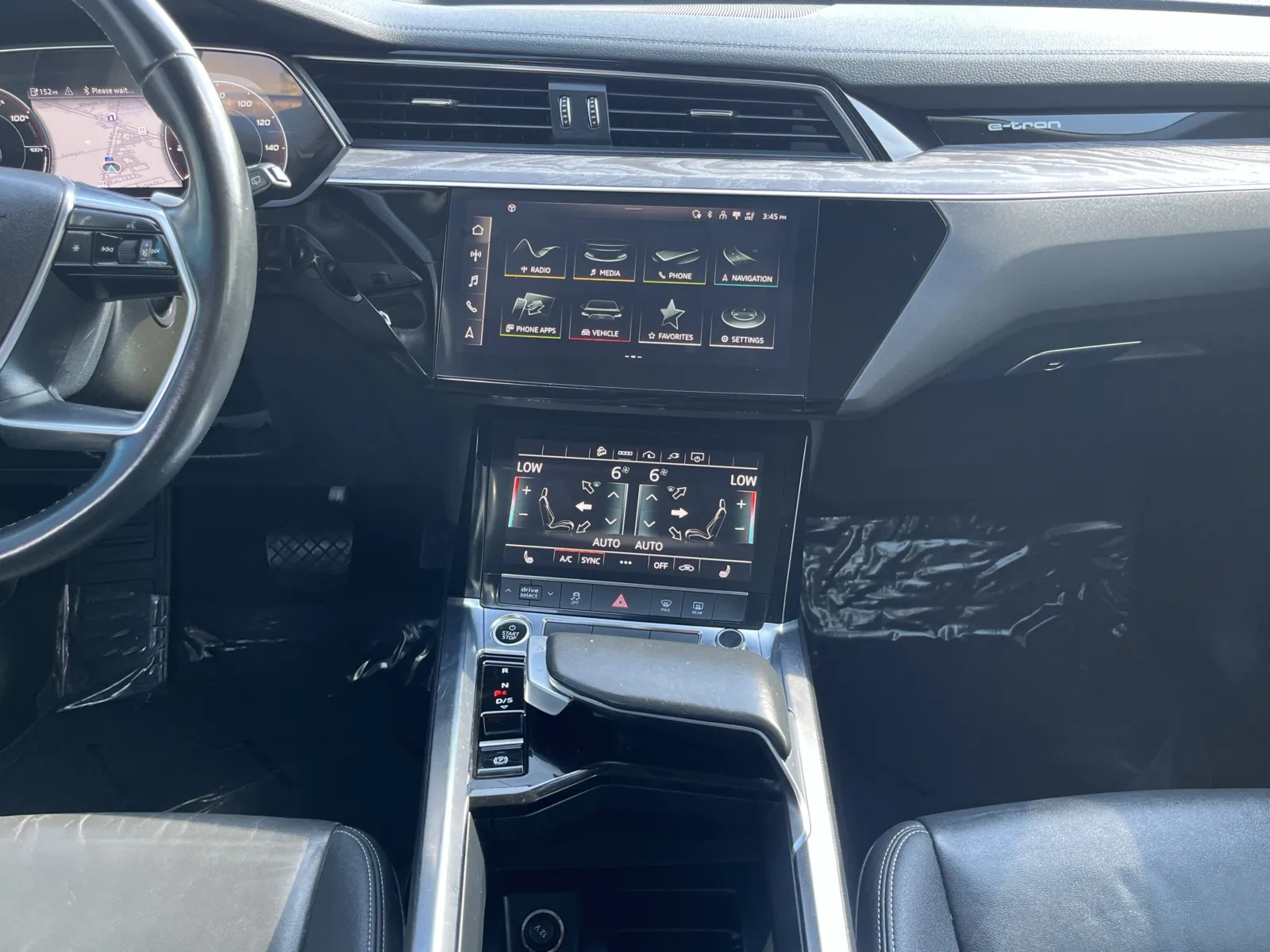 Audi e-tron photo 22