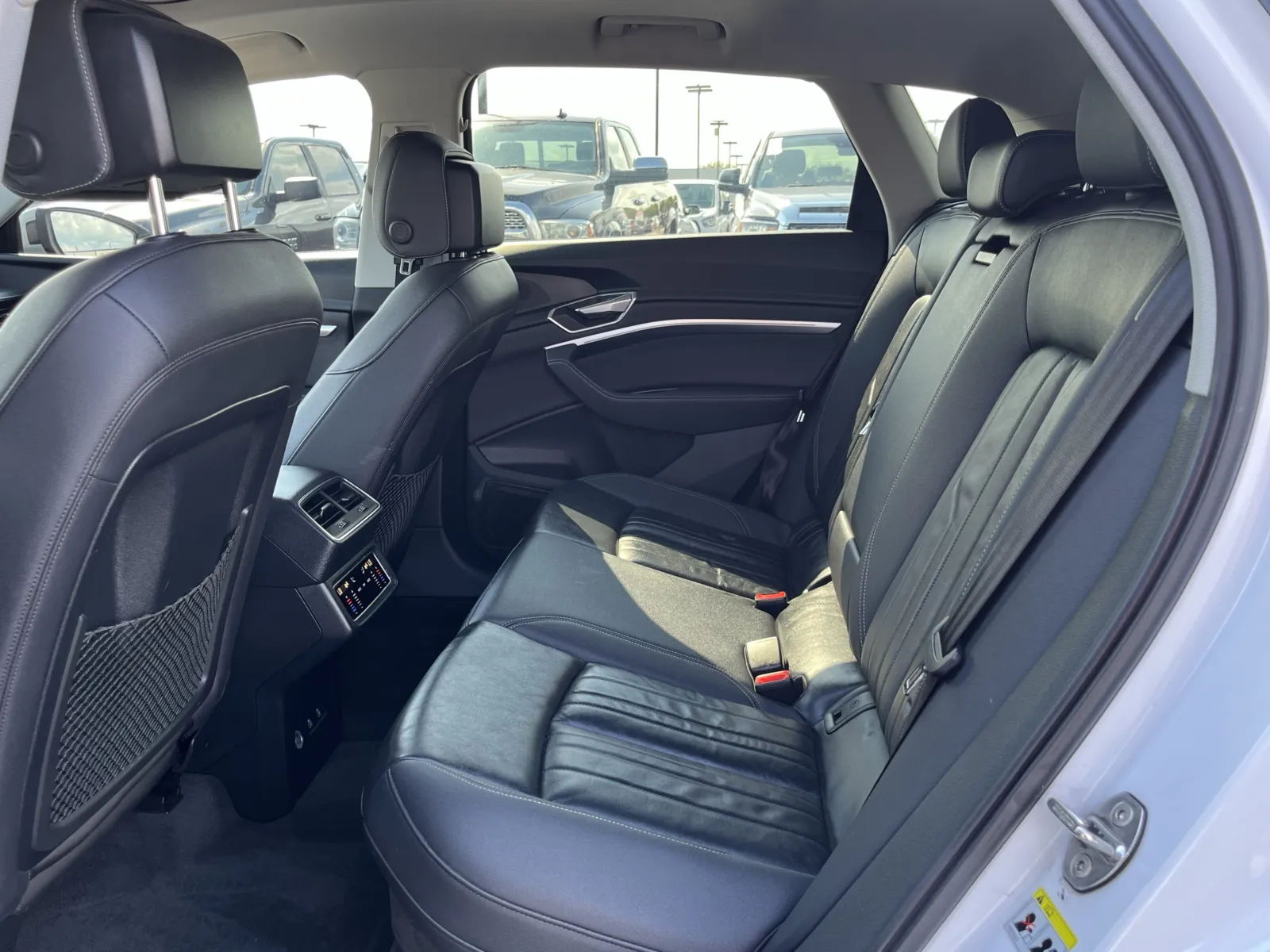 Audi e-tron photo 28