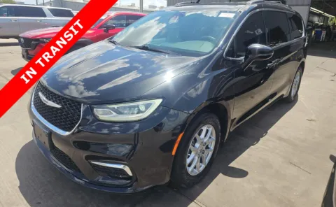 Black 2022 Chrysler Pacifica Touring L for sale in Alvin, TX