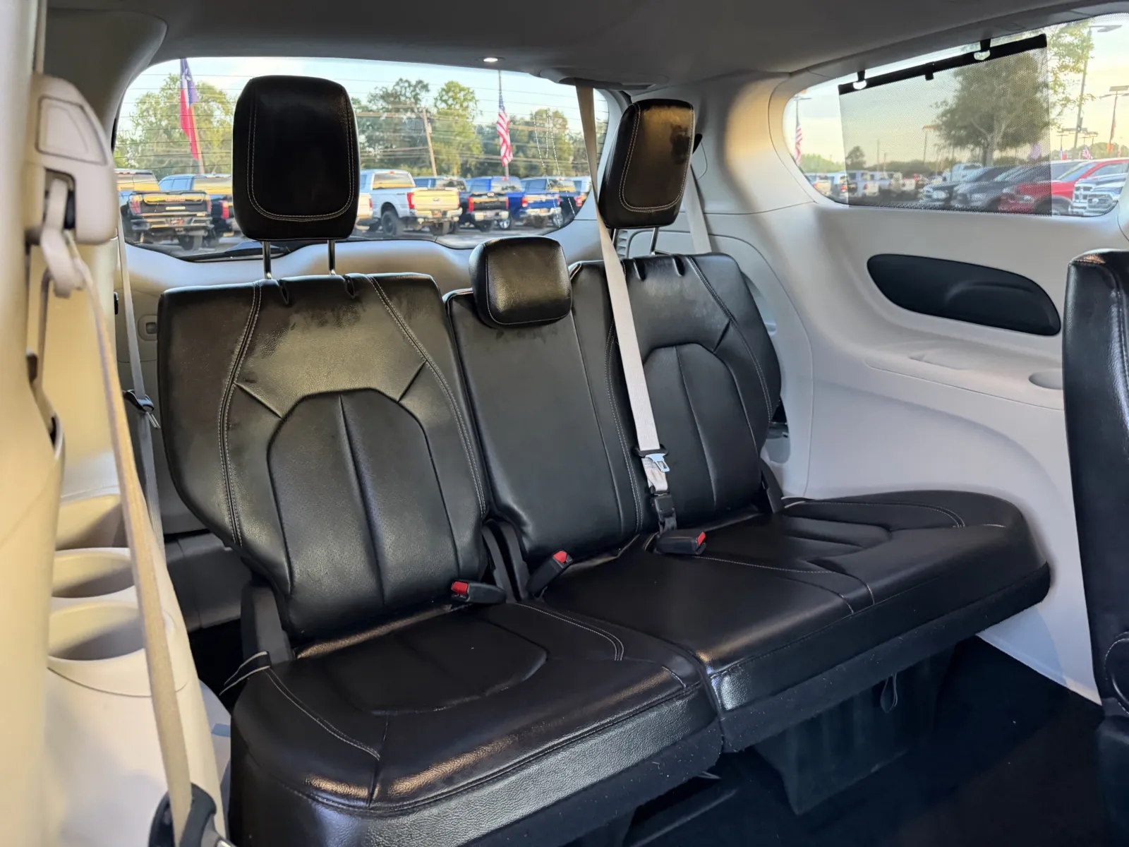 Chrysler Pacifica photo 25