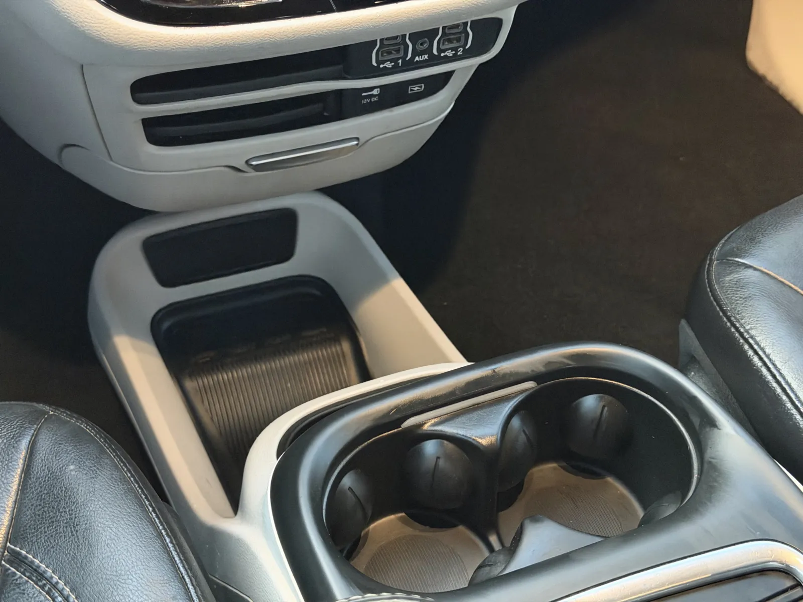 Chrysler Pacifica photo 19