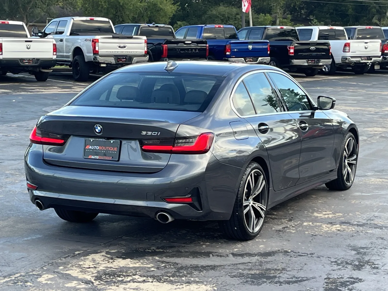 BMW 3 Series photo 9
