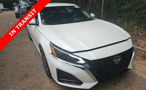 White 2023 Nissan Altima 2.5 SV for sale in Alvin, TX