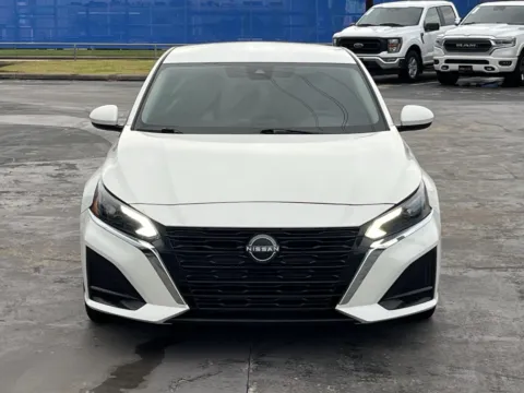 More photos of 2023 Nissan Altima 2.5 SV at Auto Boutique Texas, TX